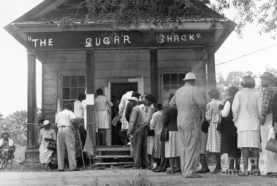 African American Voters Lining Photograph by Bettmann
