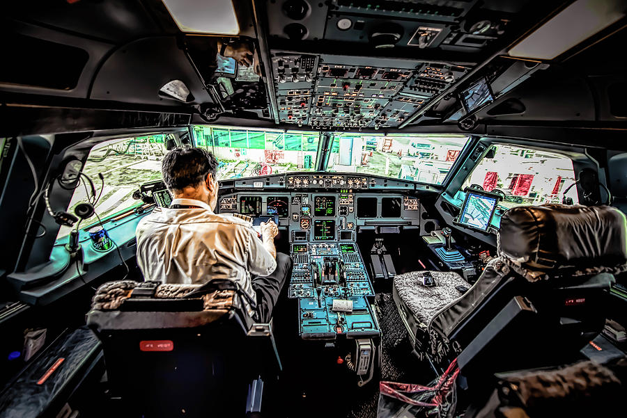 airbus a320 cockpit