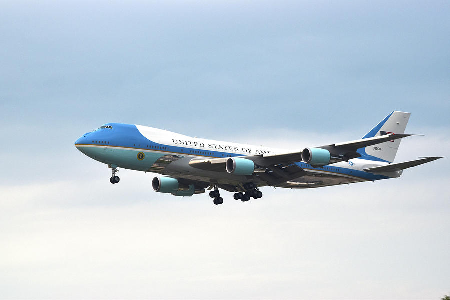Color Photograph - Air Force One Sam 28000 by Robert Michaud