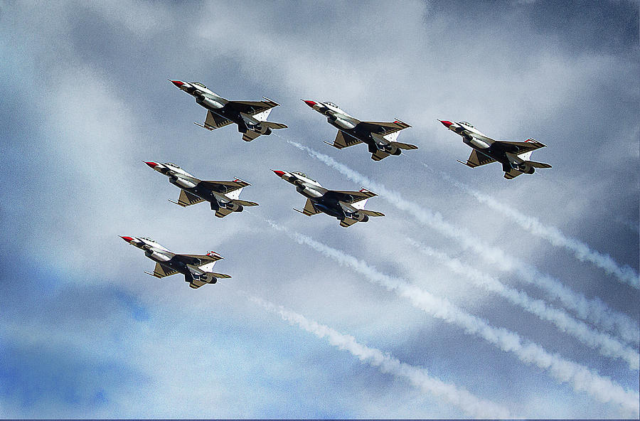 Air Force Thunderbirds in Formation Photograph by Morgan Wright