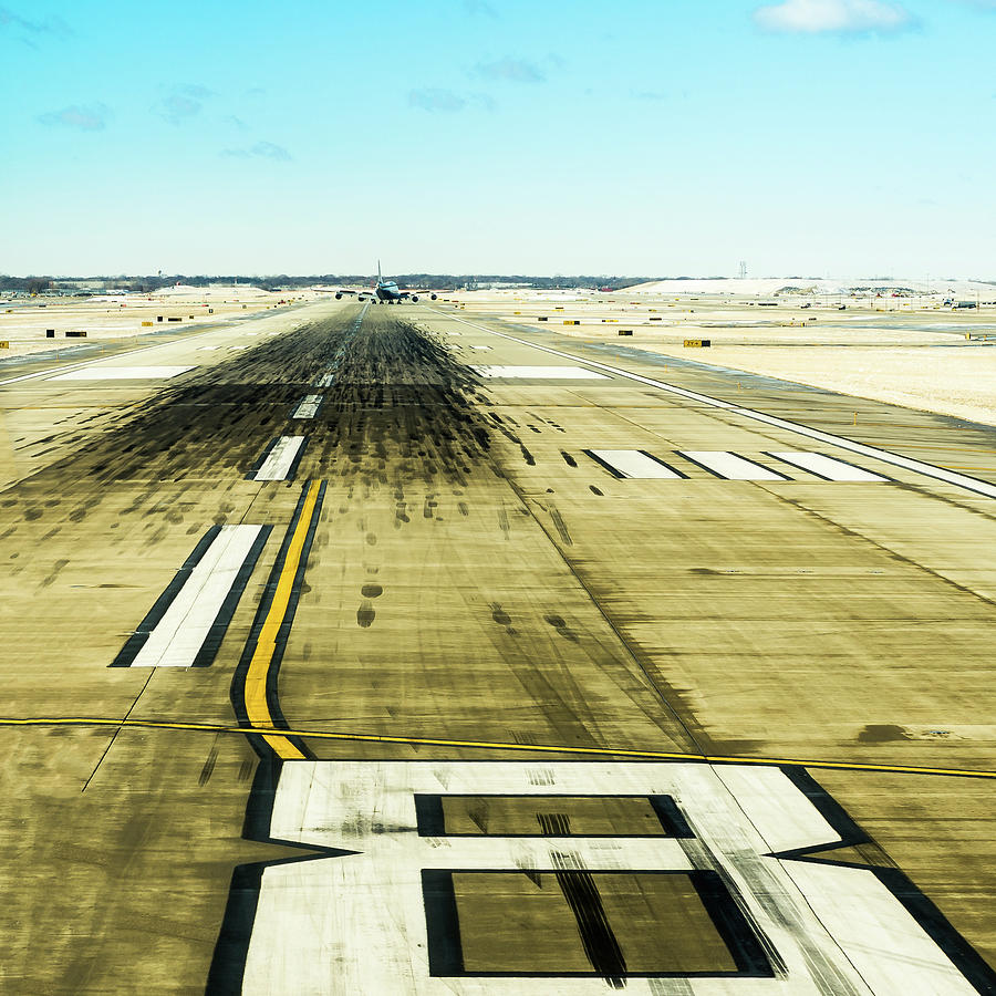 Airfield Traffic Pattern In Chicago Photograph by Yves Andre