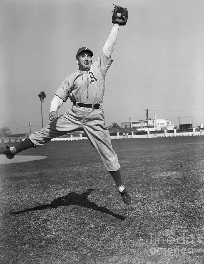 Al Simmons Jumps For Catch Posed Photograph by Bettmann
