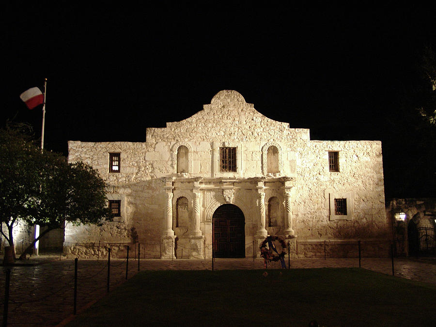 Alamo In San Antonio Texas At Nite Photograph by Dwphoto