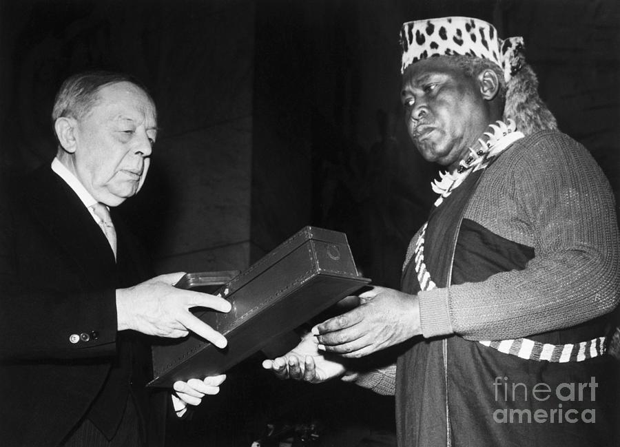 Albert Lutuli Receiving Nobel Peace Photograph by Bettmann