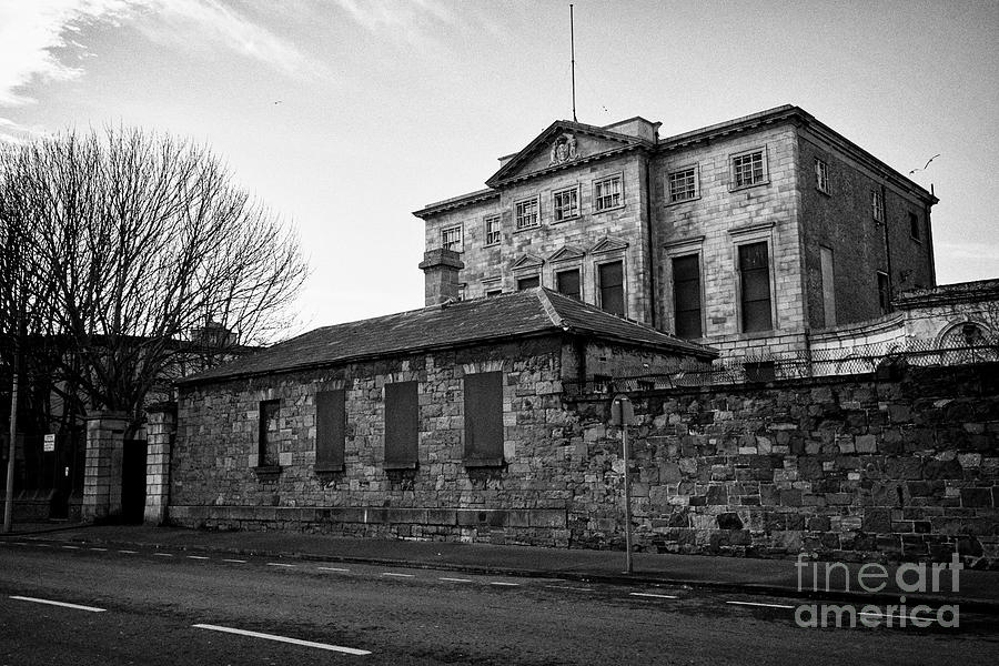 aldborough-house-derelict-georgian-townhouse-building-in-dublin-republic-of-ireland-europe