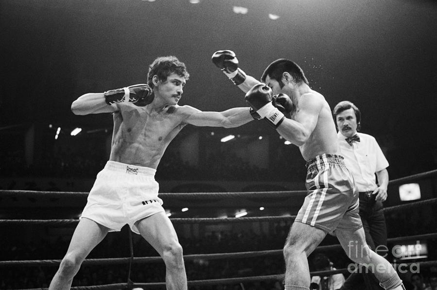 Boxing News - #OnThisDay: Alexis Arguello turns back the spirited