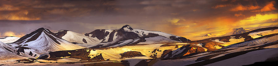 Mountain Photograph - Alftavatn by Pagniez
