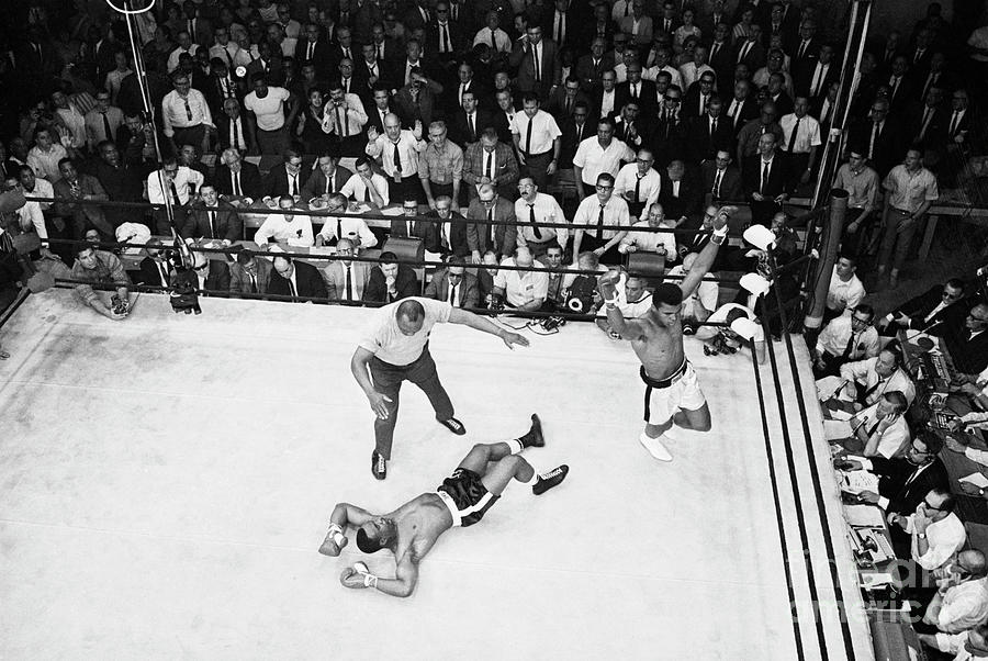 Ali Defeats Liston Photograph by Bettmann