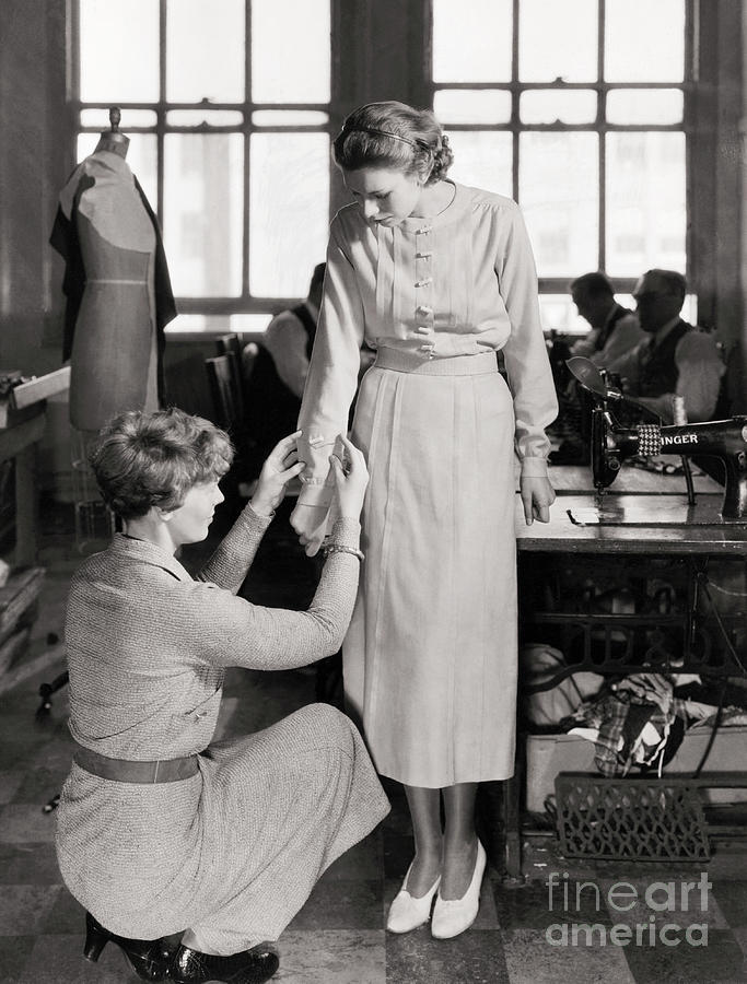 Amelia Earhart Adjusting Sleeve Photograph by Bettmann Amelia Earhart Adjusting Sleeve Photograph by Bettmann