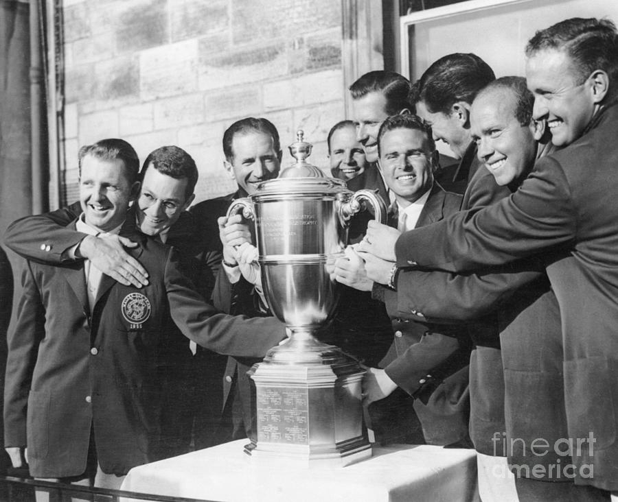 American Golfers Holding Trophy Photograph by Bettmann