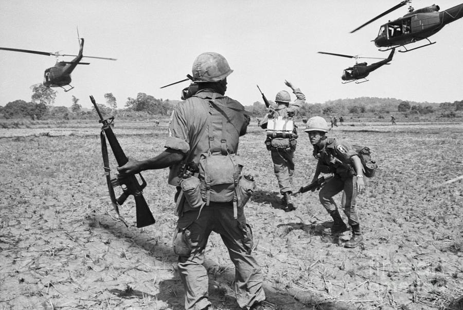 American Paratroopers In Field Photograph by Bettmann