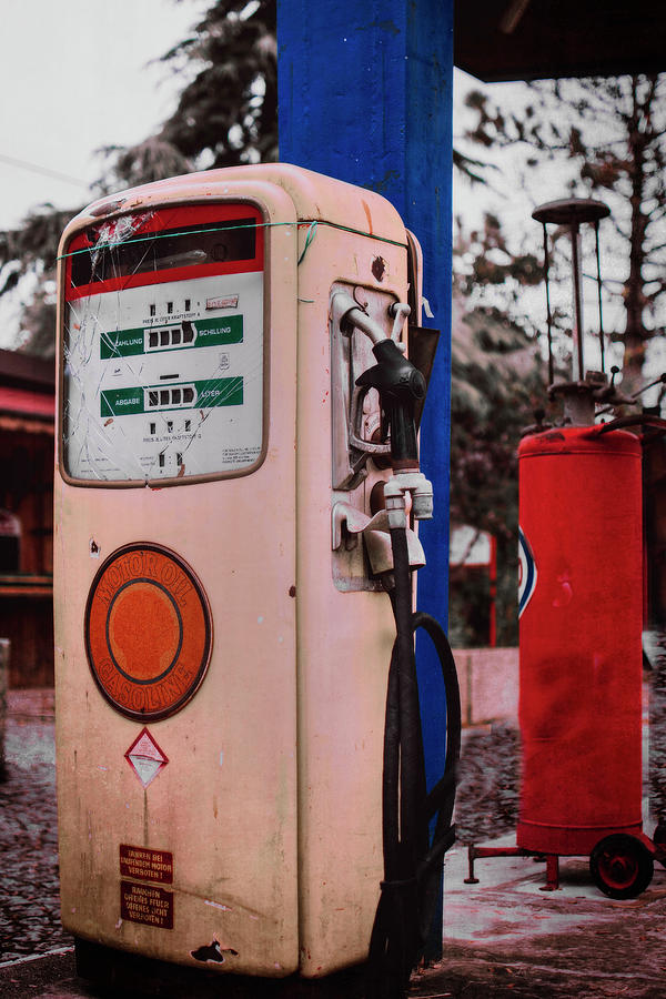 Americana Roadhouse Gas Pump Photograph by Doc Braham