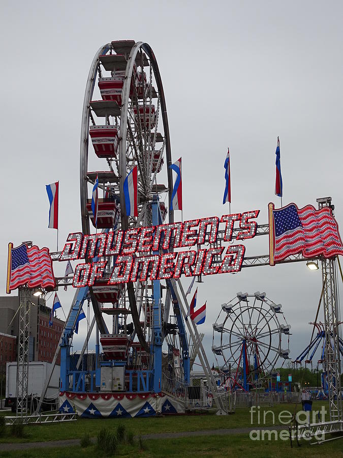 Ferris Wheel Photograph - Amusements America AP by GJ Glorijean