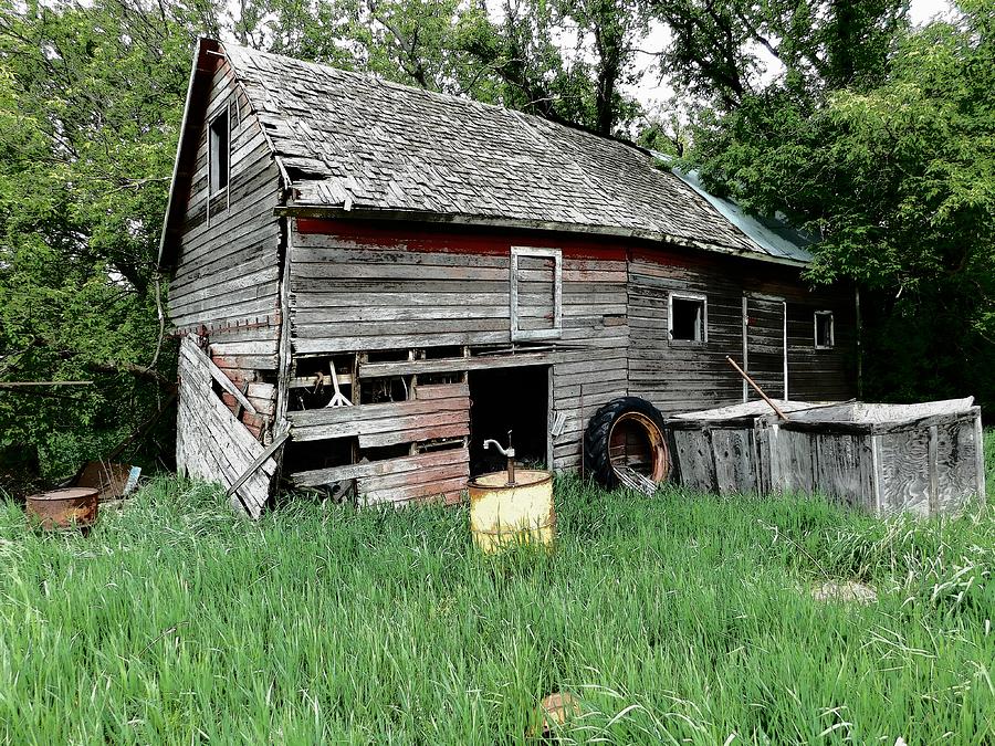 An Abandoned Farm Yard Hawley Minnesota Photograph By Curtis