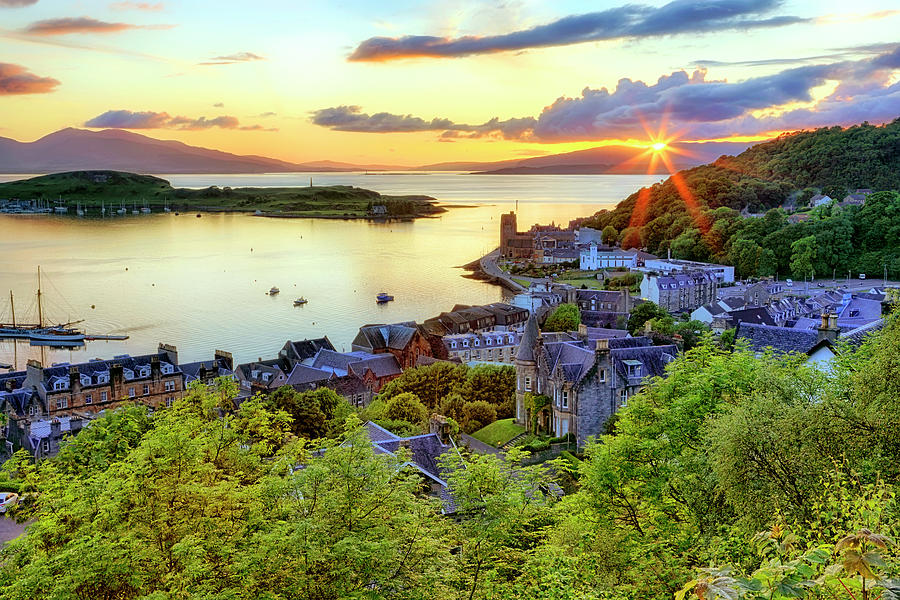 An Oban Sunset - Scotland - Landscape Photograph by Jason Politte