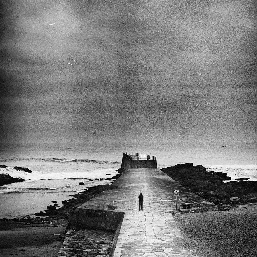An Ocean In Between The Waves Photograph by Rui Correia
