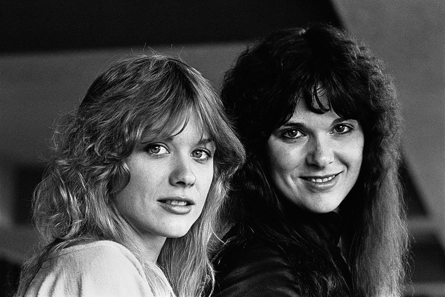 Ann And Nancy Wilson Of Heart Photograph by George Rose