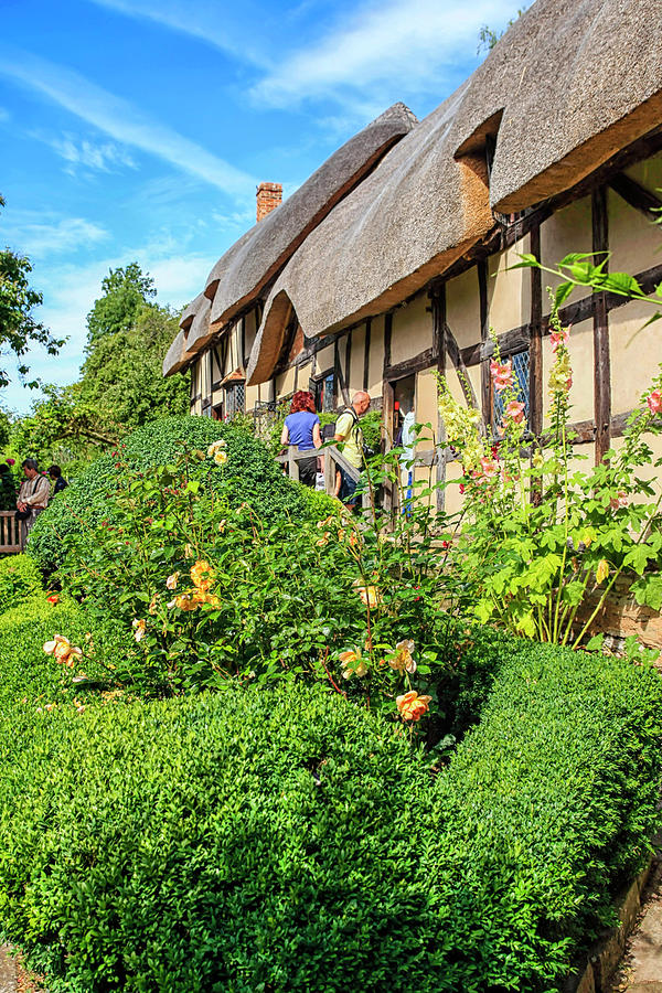 Anne Hathaway Cottage Photograph by Chris Smith