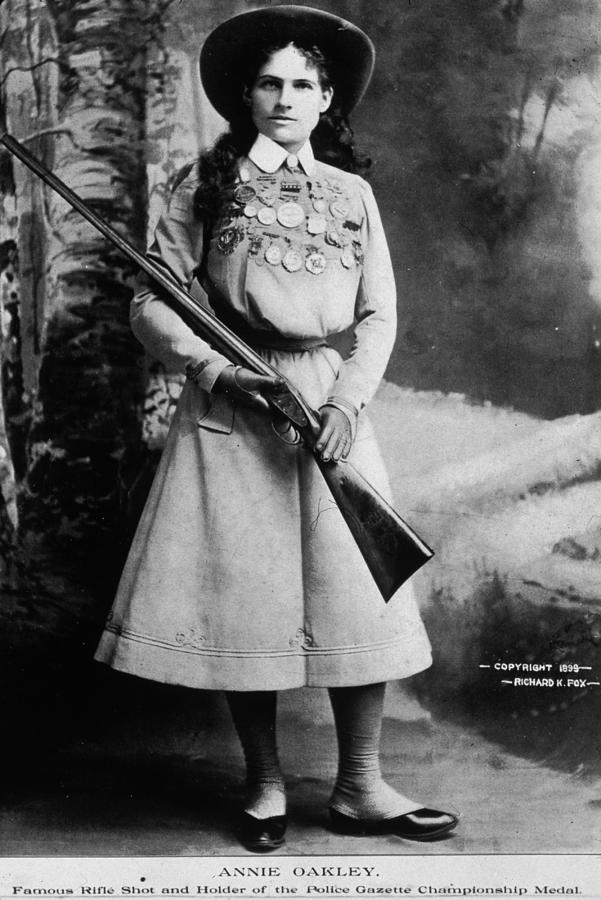 Annie Oakley Photograph by Mpi