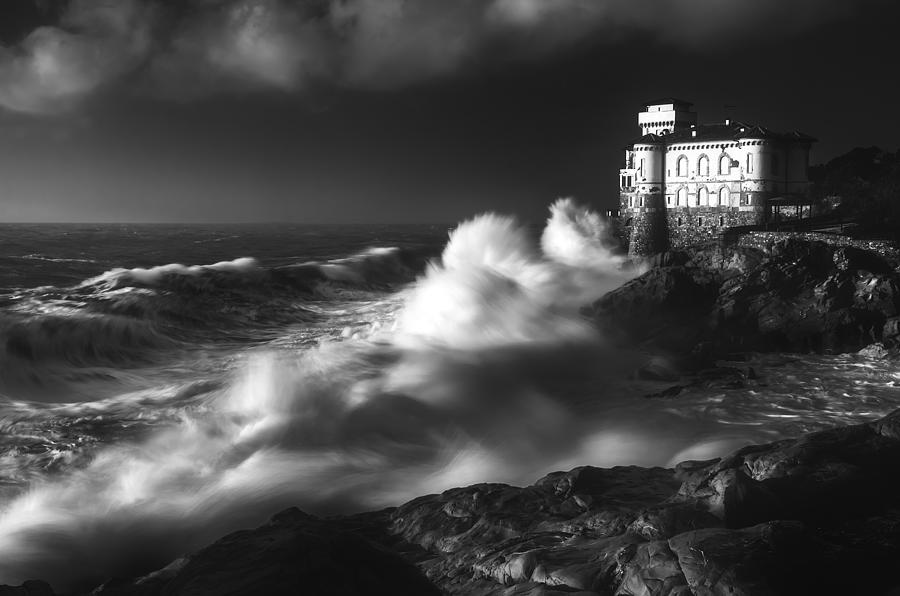 Black And White Photograph - Another Assault To The Castle by Paolo Lazzarotti