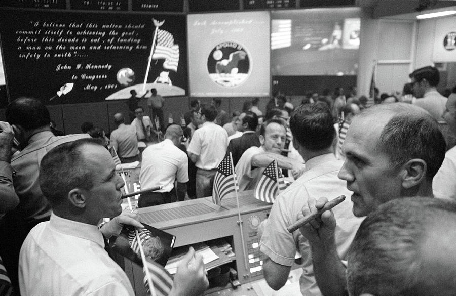 Apollo 11, Flight Controllers Photograph by Science Source