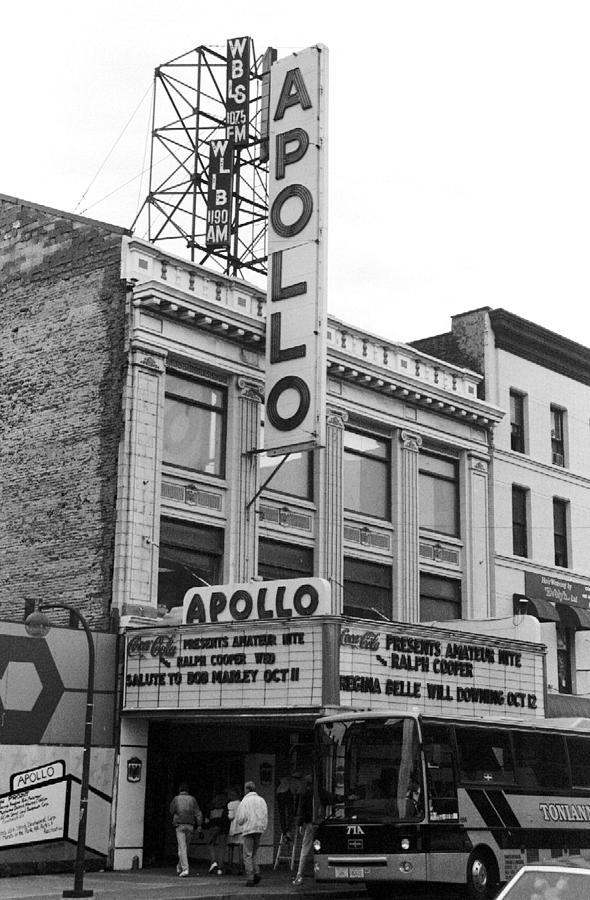 Apollo Theater Photograph - Apollo Theater On 125th St. In Harlem by New York Daily News Archive