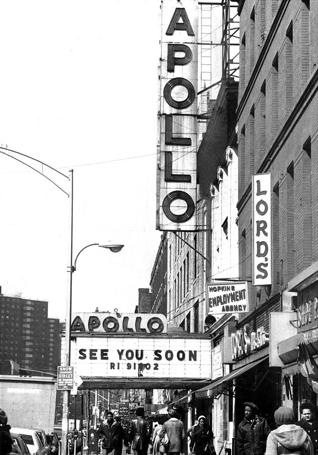 Apollo Theater Photograph - Apollo Theatre At 252 West 125th by New York Daily News Archive