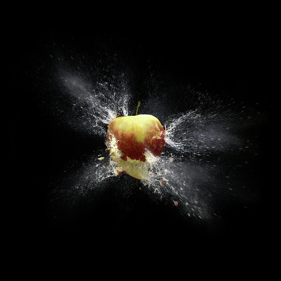 Apple Shootout 02 Def Photograph by Maarten Wouters