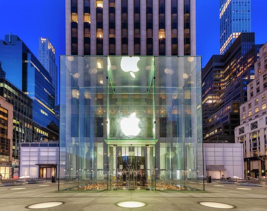 Apple Store 5th Ave, Nyc Digital Art by Claudia Uripos