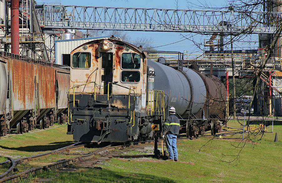 Archer-Daniels-Midland 8682 Switching Photograph By Joseph C Hinson ...