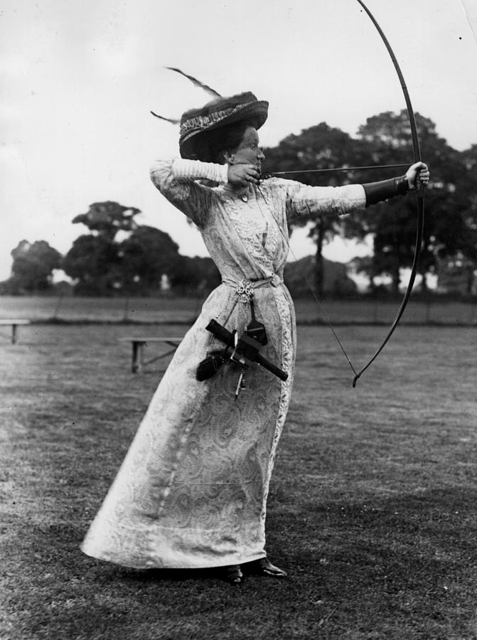 Archery 1910 Photograph by Hulton Archive
