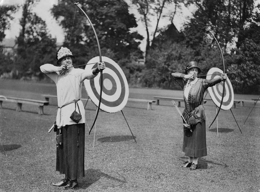 Archery 1920s Photograph by Topical Press Agency