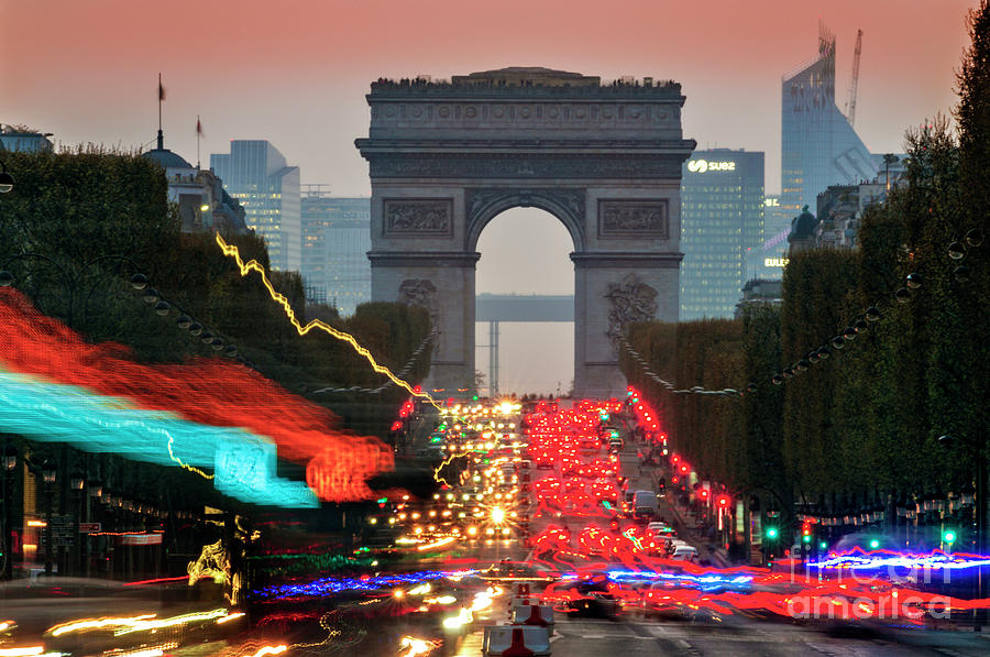 Arco del triunfo / Triumph Gate. Paris, France Photograph by Bernardo Galmarini