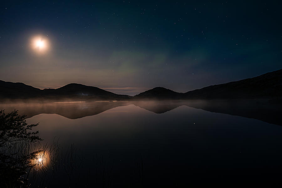 Landscape Photograph - Arctic Nightscape by Ponova-trandafir Liviu