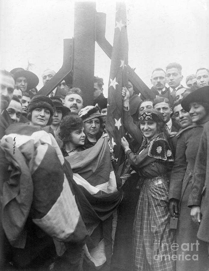 Armenian Crowd Raising Flag At City Hall Photograph by Bettmann