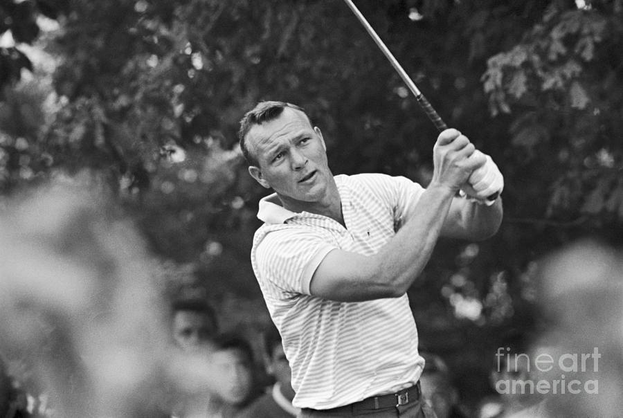 Arnold Palmer Teeing Photograph by Bettmann