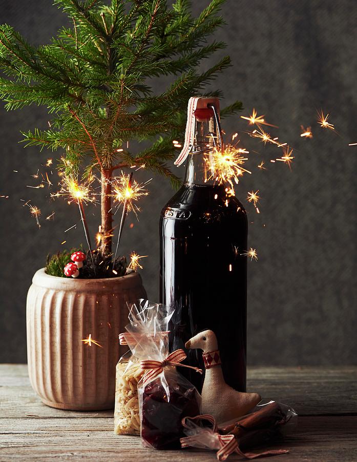 Aromatic Mulled Wine For Christmas Photograph by Hannah Kompanik