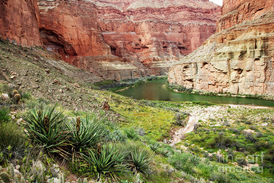 Around the Bend by Scott Kemper Around the Bend by Scott Kemper