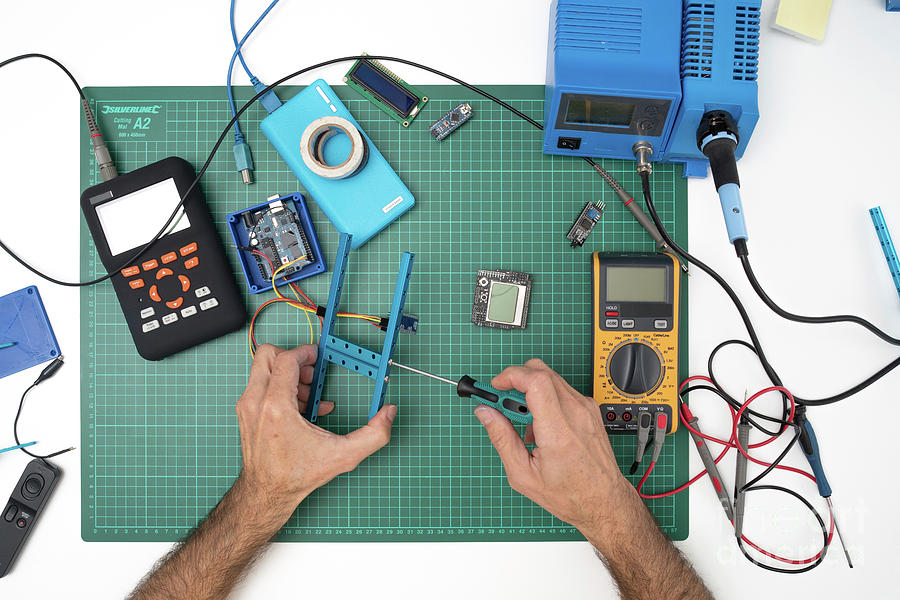 Assembling Electronic Device Photograph by Wladimir Bulgar/science ...