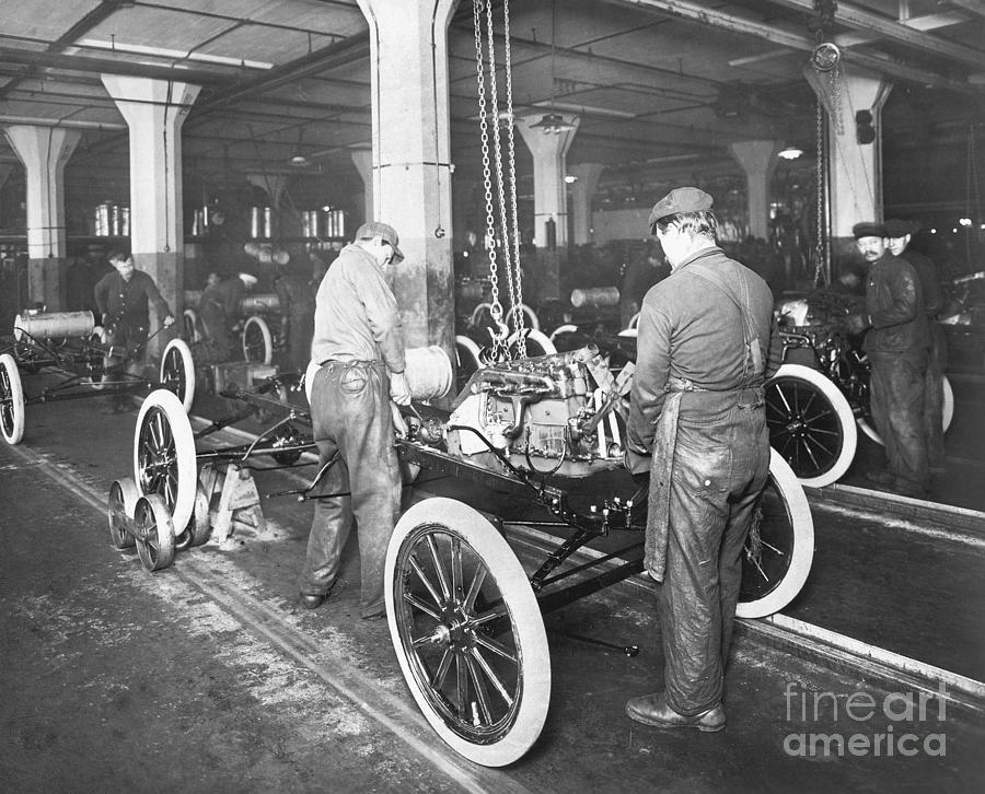 Assembling Model T Automobiles Photograph by Bettmann