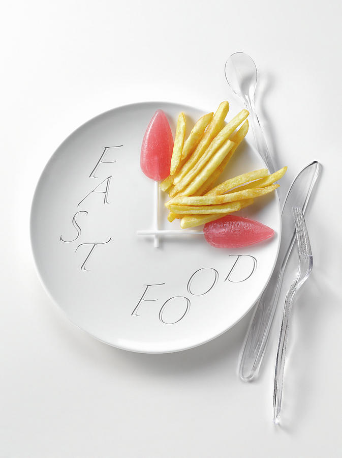 Candy Photograph - Assiette-horloge De Frites Et Sucettes Chips And Lollipops Clock-plate by Studio - Photocuisine