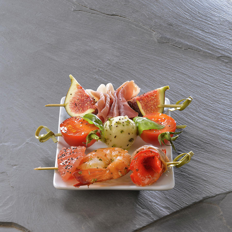 Assortiment De Minis Brochettes En Antipasti Assortment Of Brochettes