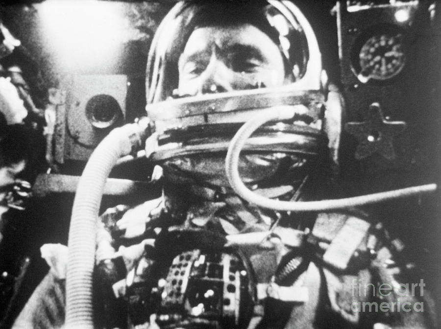 Astronaut John Glenn In Friendship 7 Photograph by Bettmann