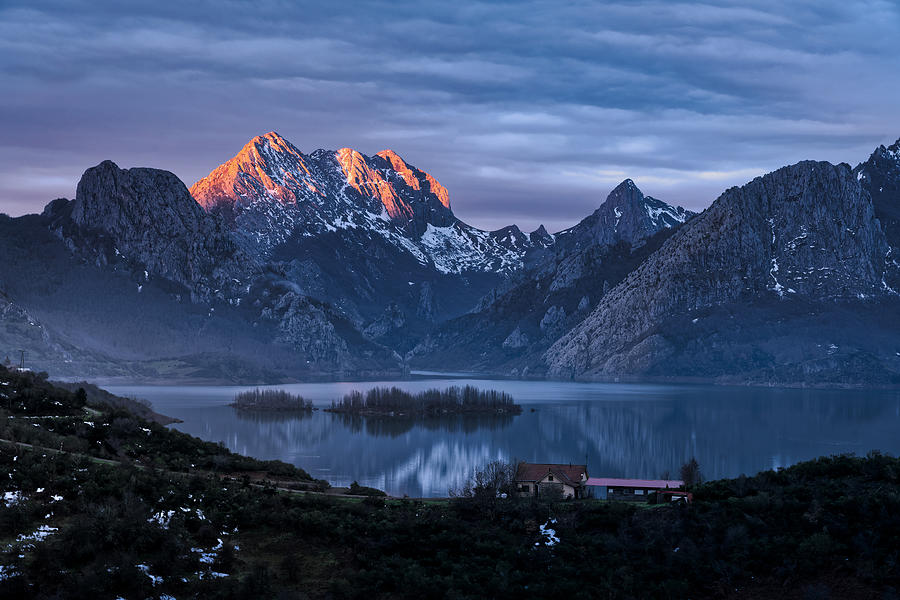 Mountain Photograph - At Dawn by Jesus Concepcion Alvarado