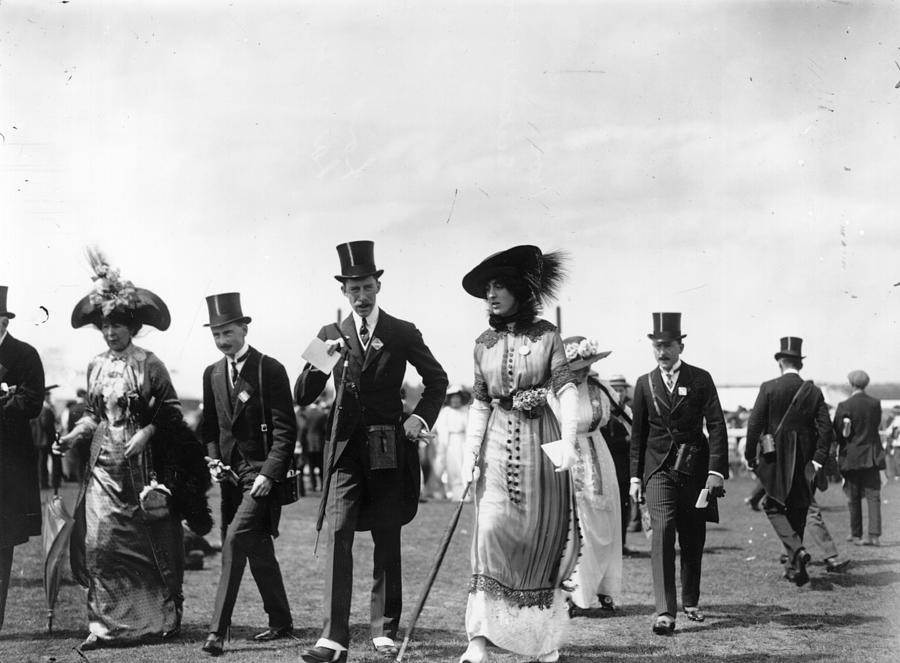 At The Races Photograph by Hulton Archive