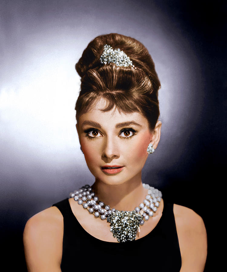 Audrey Hepburn Photograph - Audrey Hepburn Breakfast At Tiffanys by Globe Photos