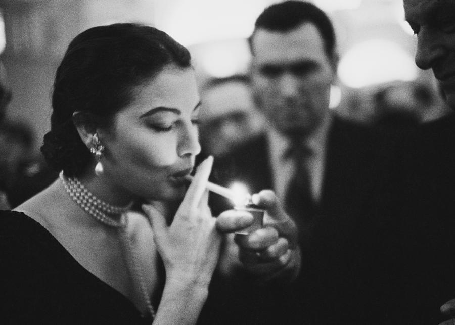 ava gardner, popperfoto, smoking,activity,people,1950-1959,actress,film ind...