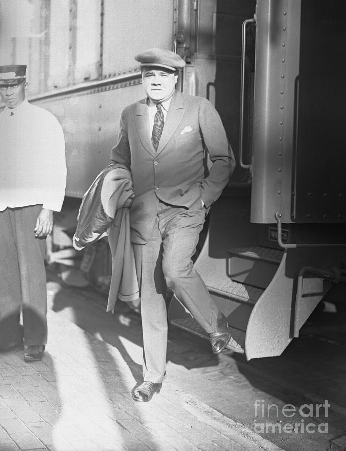 Babe Ruth Disembarking Train Photograph by Bettmann