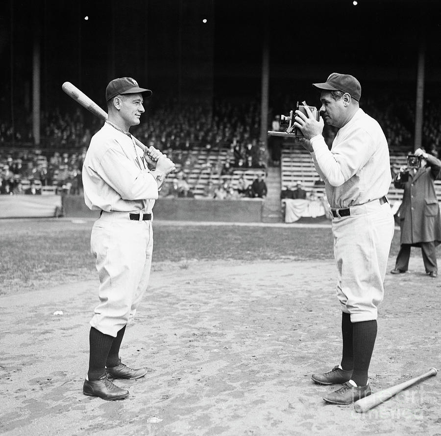 babe ruth taking picture of lou gehrig, bettmann, mature adult,people,cauca...