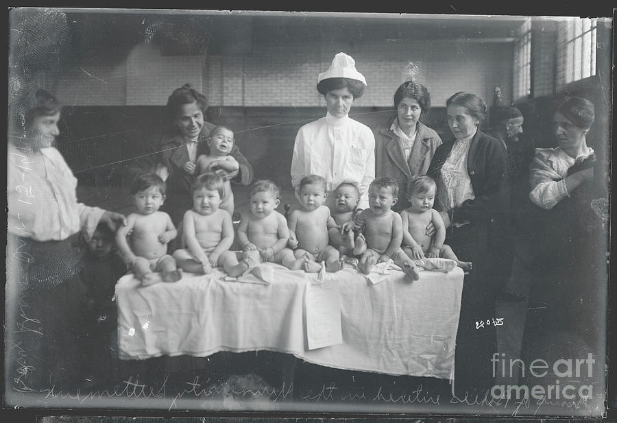 Babies Entering Contest Photograph by Bettmann Babies Entering Contest Photograph by Bettmann